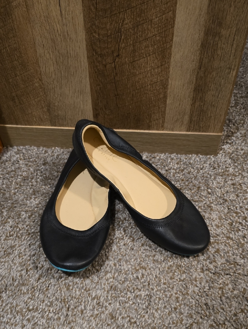 Black Women's Ballet Flats - Classic Comfort